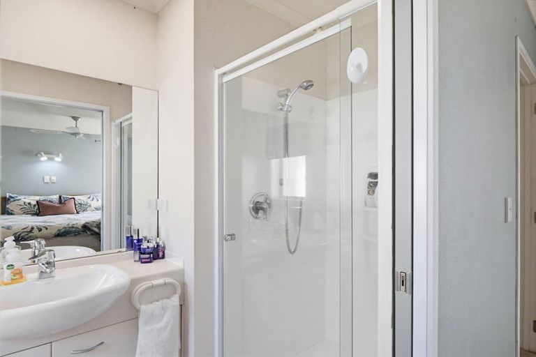 Photo of property in 79 Riverton Drive, Randwick Park, Auckland, 2105