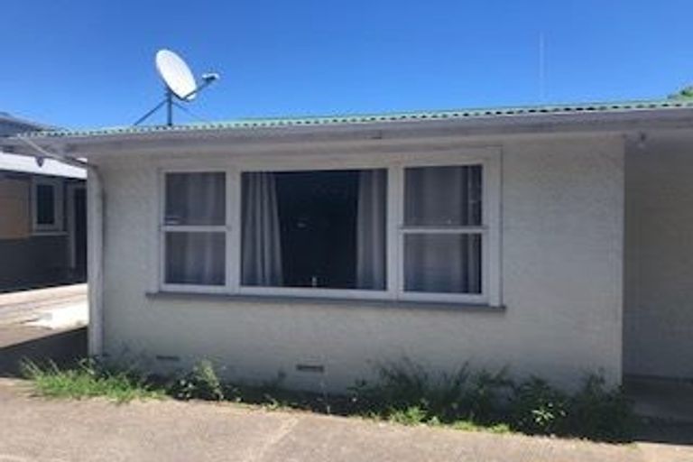 Photo of property in 437 Featherston Street, Palmerston North, 4414