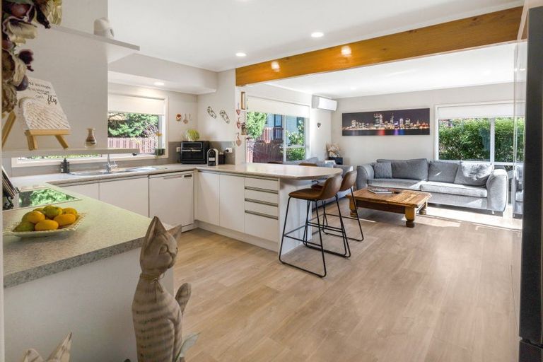 Photo of property in 22 Jandell Crescent, Bucklands Beach, Auckland, 2014