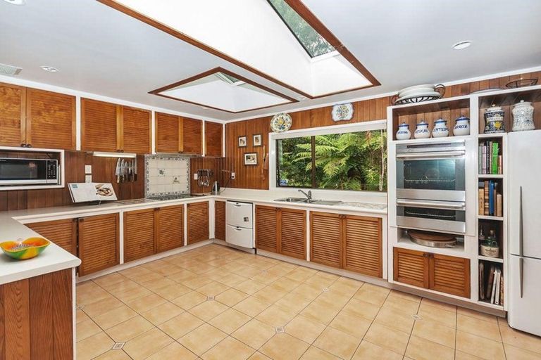Photo of property in 733 Scenic Drive, Henderson Valley, Auckland, 0612