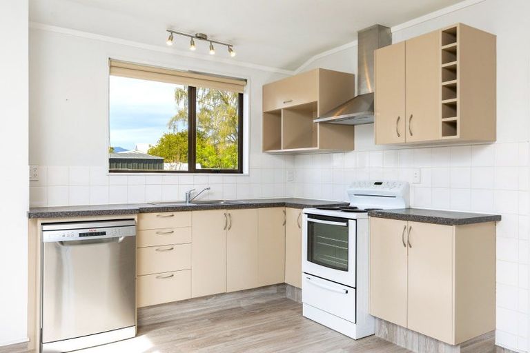 Photo of property in 2/8 Eltham Road, Blenheim, 7201