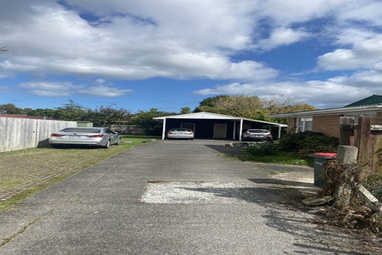Photo of property in 2/67a Kenderdine Road, Papatoetoe, Auckland, 2025