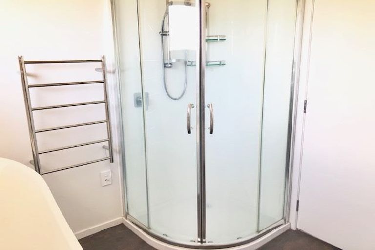 Photo of property in 2/5 Francis Street, Hauraki, Auckland, 0622