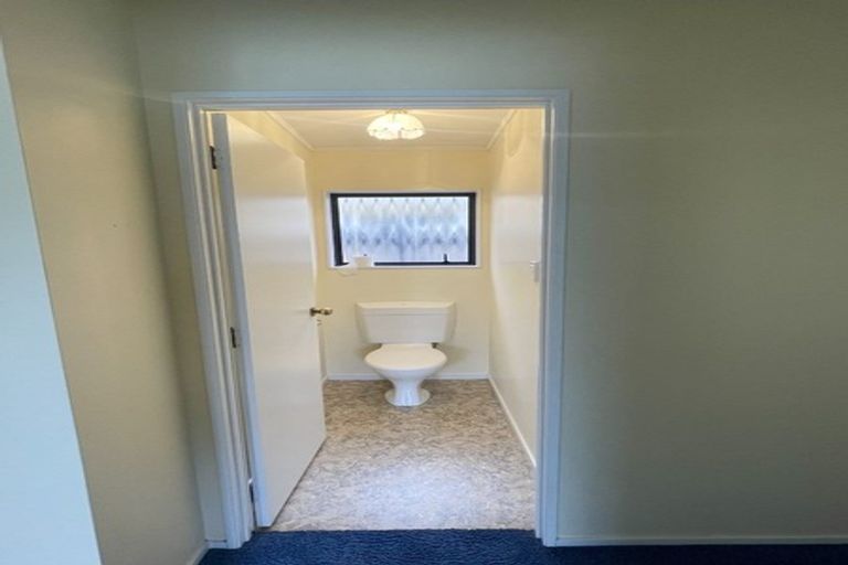 Photo of property in 15b Roberts Road, Te Atatu South, Auckland, 0610