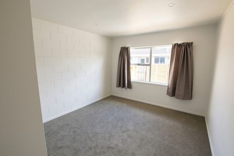Photo of property in 4/74 Portage Road, New Lynn, Auckland, 0600