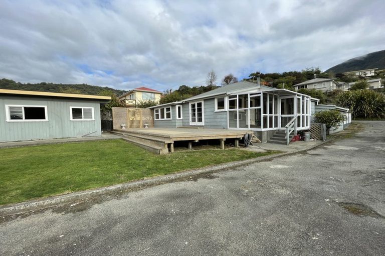 Photo of property in 24 Durham Street, Picton, 7220