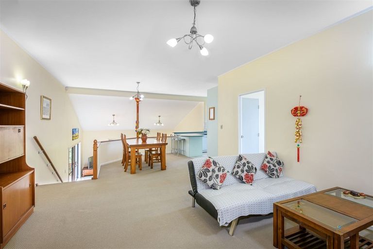 Photo of property in 44 Rhinevale Close, Henderson, Auckland, 0612