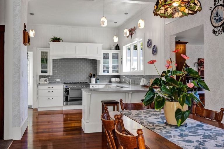 Photo of property in 16 Fairfield Road, Hawera, 4610