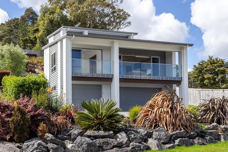 Photo of property in 4 Ravello Rise, Flat Bush, Auckland, 2019
