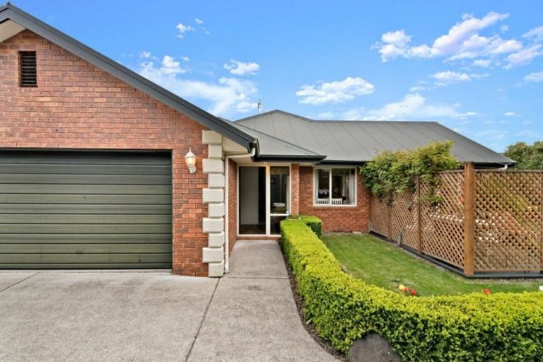 Photo of property in 7a Sequoia Place, Parklands, Christchurch, 8083