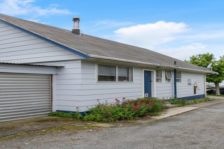 Photo of property in 2/42 Holdaway Street, Riversdale, Blenheim, 7201