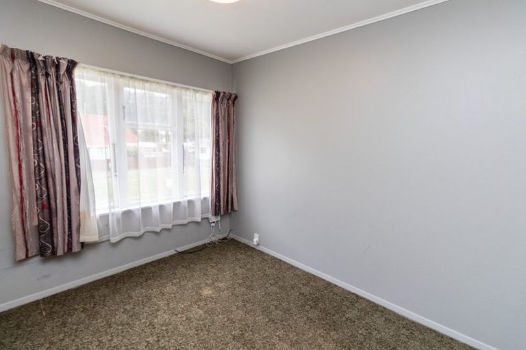 Photo of property in 11 Eldon Grove, Taita, Lower Hutt, 5019