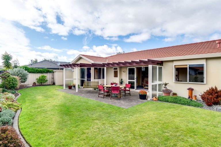 Photo of property in 14 Alderney Way, Taradale, Napier, 4112