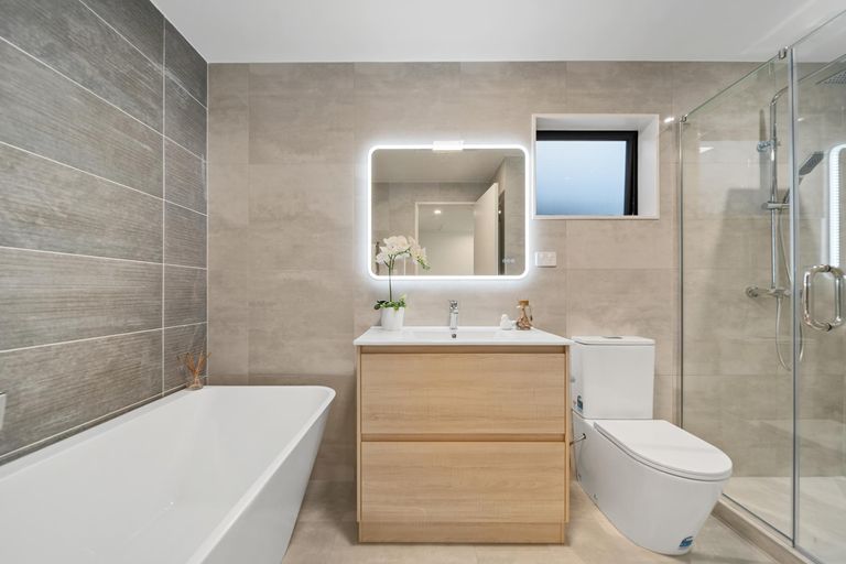 Photo of property in 29c Hywell Place, Manurewa, Auckland, 2102