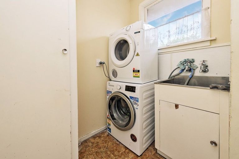 Photo of property in 23 Egmont Place, Bishopdale, Christchurch, 8051