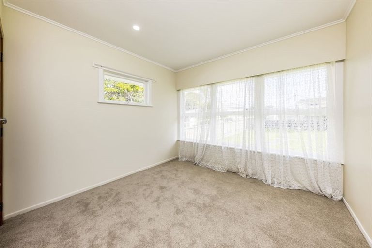 Photo of property in 65 Christmas Road, Manurewa, Auckland, 2102