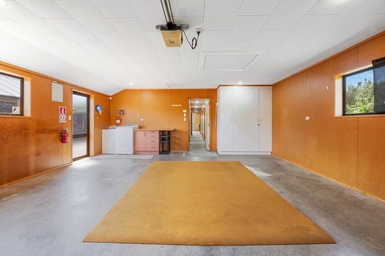 Photo of property in 10 Heaphy Place, Pukehangi, Rotorua, 3015