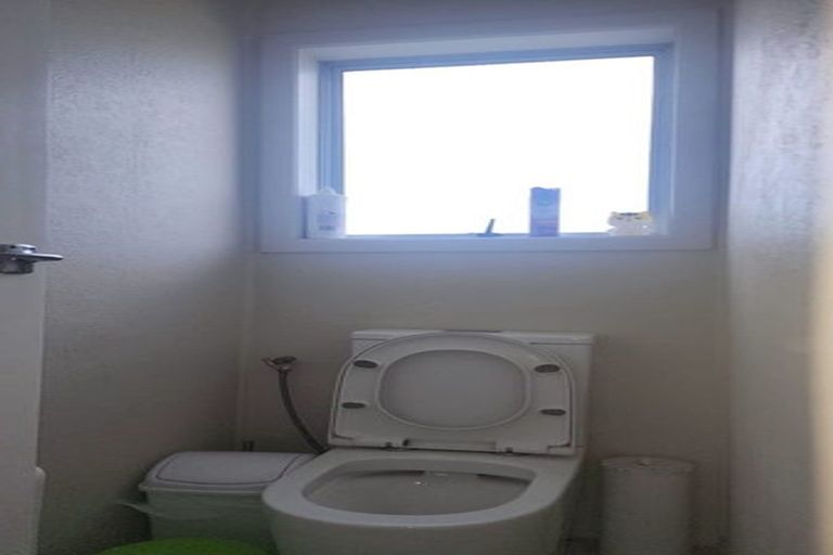 Photo of property in 10 Nandana Drive, Glen Eden, Auckland, 0602