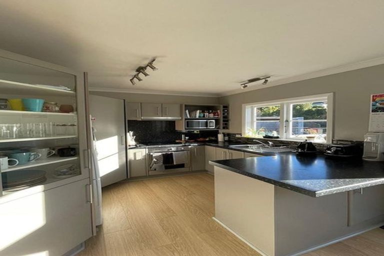 Photo of property in 30 The Drive, Tawa, Wellington, 5028