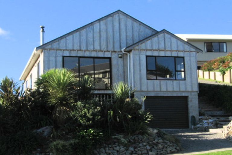 Photo of property in 27 Hicks Crescent, Waikanae Beach, Waikanae, 5036