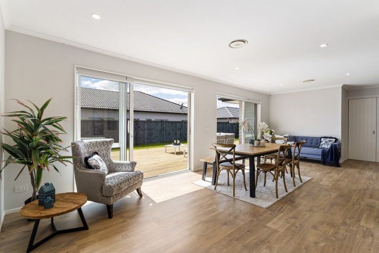 Photo of property in 3 Kuawa Drive, Kumeu, 0810
