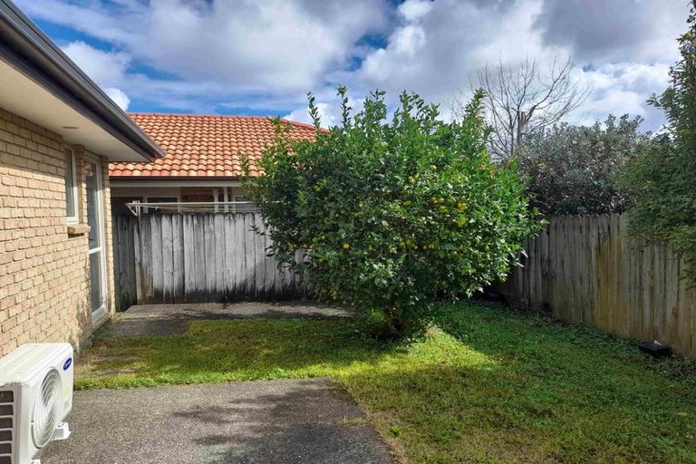 Photo of property in 87 Armoy Drive, East Tamaki, Auckland, 2016