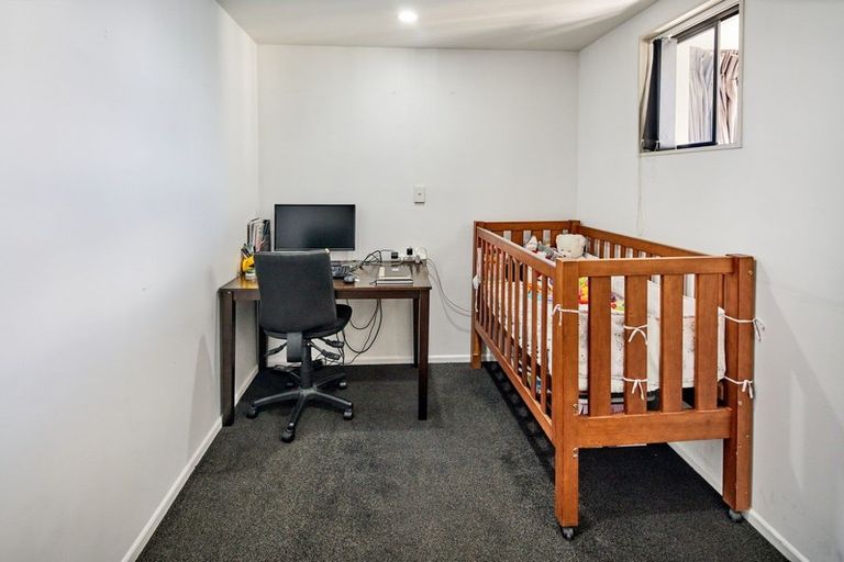 Photo of property in Terrace Garden Apartments, 13d/120 The Terrace, Wellington Central, Wellington, 6011