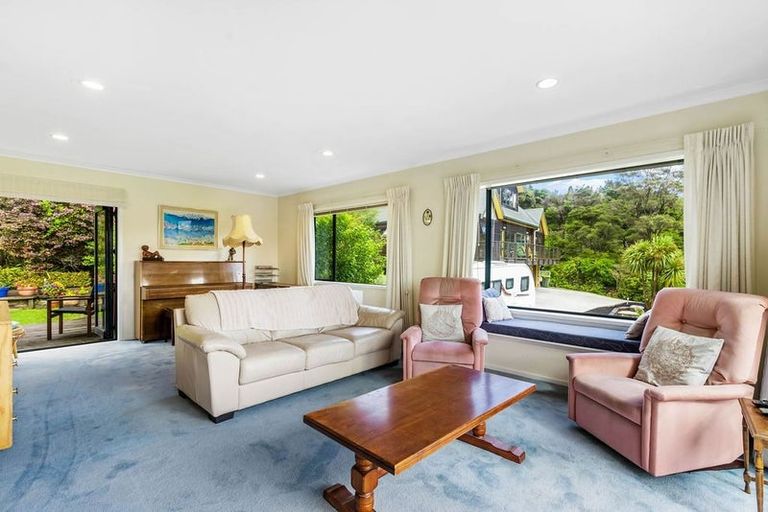 Photo of property in 37 Cochrane Avenue, Arkles Bay, Whangaparaoa, 0932