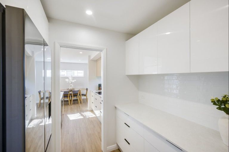 Photo of property in 9a Church Road, Taradale, Napier, 4112