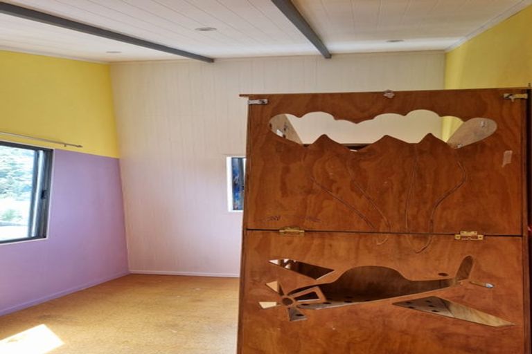 Photo of property in 14 Kekeno Grove, Tirohanga, Lower Hutt, 5010