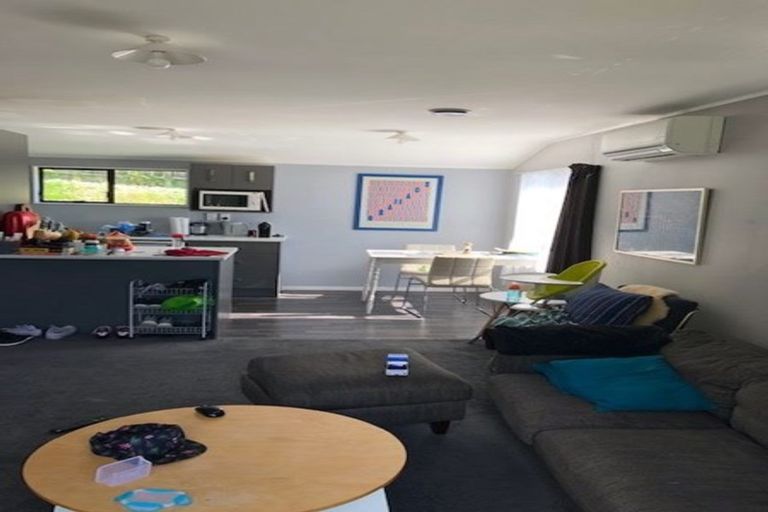 Photo of property in 1/6 Helena Street, Massey, Auckland, 0614