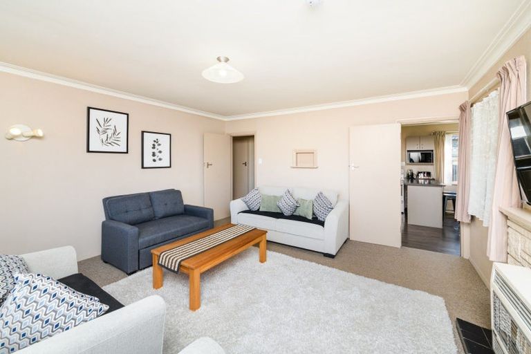 Photo of property in 2a Lowestoft Place, West End, Palmerston North, 4412