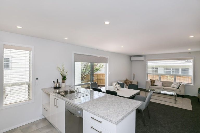 Photo of property in 41a Collins Avenue, Tawa, Wellington, 5028