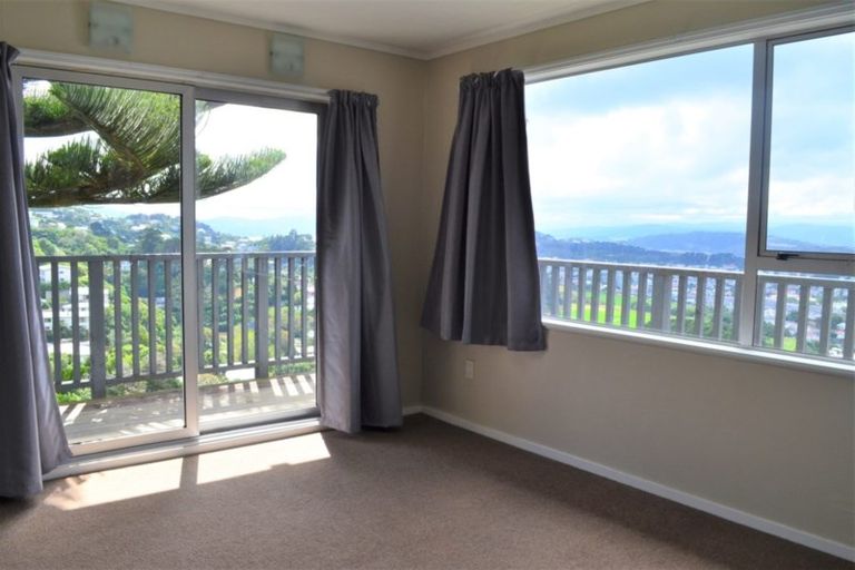 Photo of property in 10 Laurent Place, Kingston, Wellington, 6021