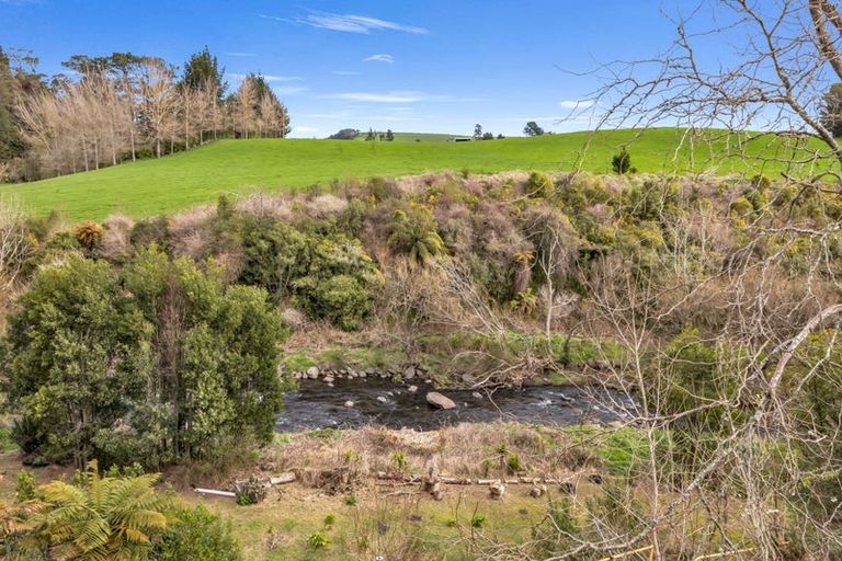 Photo of property in 17 Bridger Place, Eltham, 4322