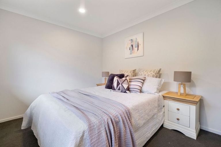 Photo of property in 49 Bluebird Crescent, Unsworth Heights, Auckland, 0632