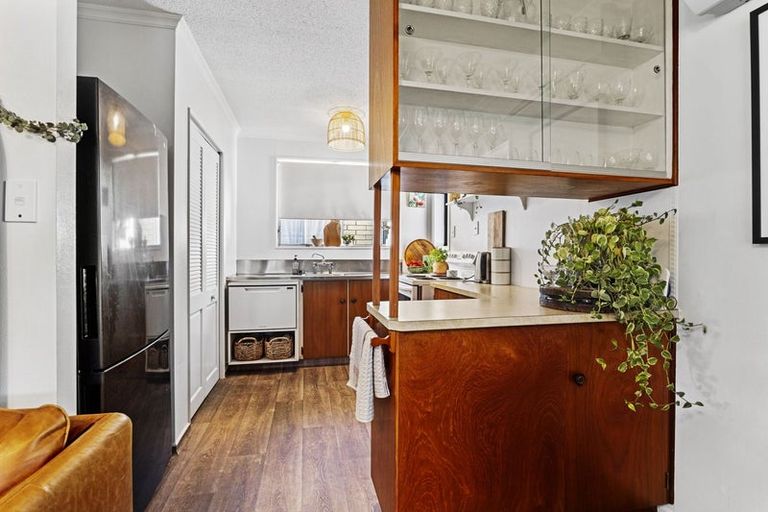 Photo of property in 5a Clemow Road, Fitzroy, New Plymouth, 4312