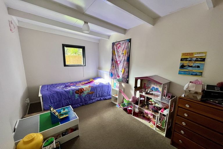 Photo of property in 65 Laingholm Drive, Laingholm, Auckland, 0604