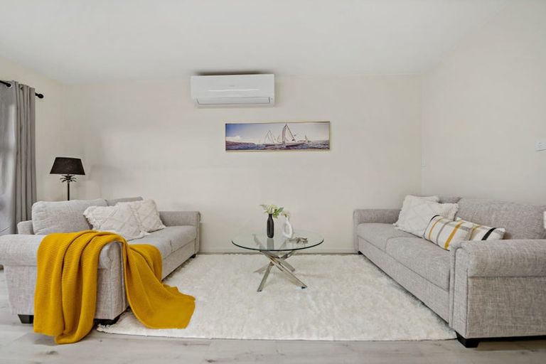 Photo of property in 2/7 Duke Street, Papakura, 2110