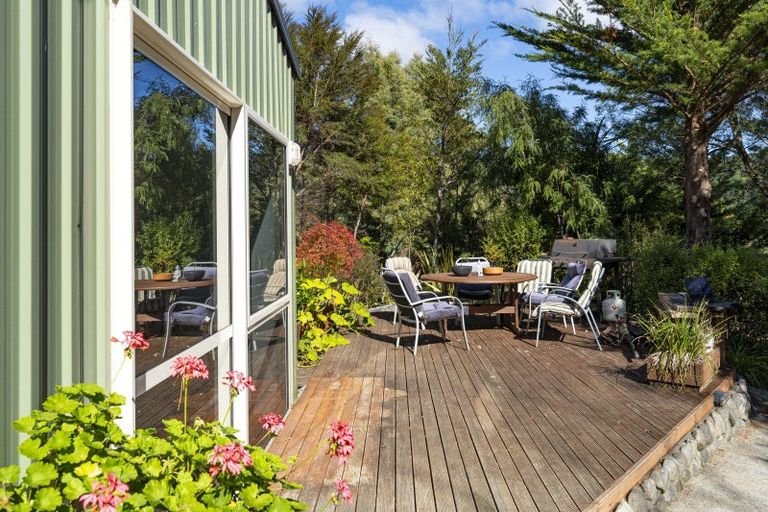 Photo of property in 165 Boons Valley Road, Waikawa, Picton, 7220