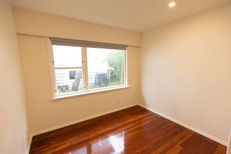 Photo of property in 64 Helston Road, Paparangi, Wellington, 6037