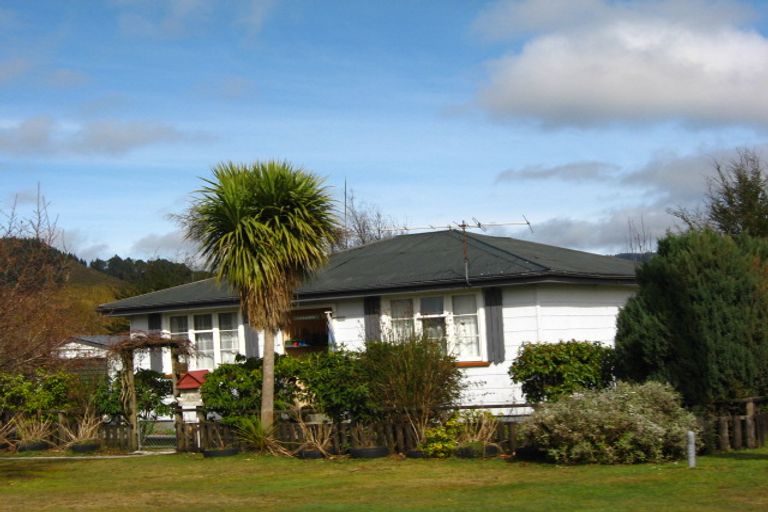 Photo of property in 100 Buller Road, Reefton, 7830