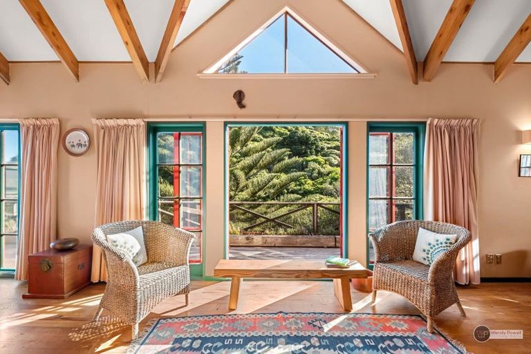 Photo of property in 33b Maungaraki Road, Korokoro, Lower Hutt, 5012