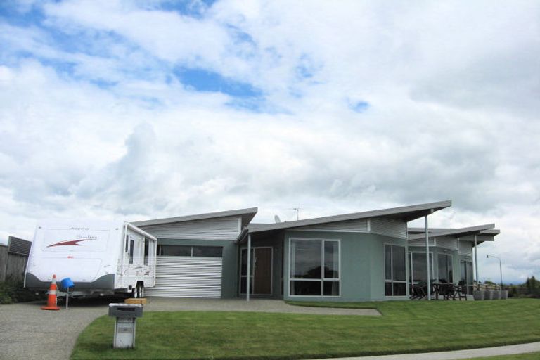 Photo of property in 35 Monaco View, Stoke, Nelson, 7011