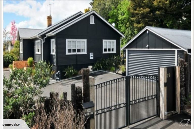 Photo of property in 28 Oakley Avenue, Claudelands, Hamilton, 3214