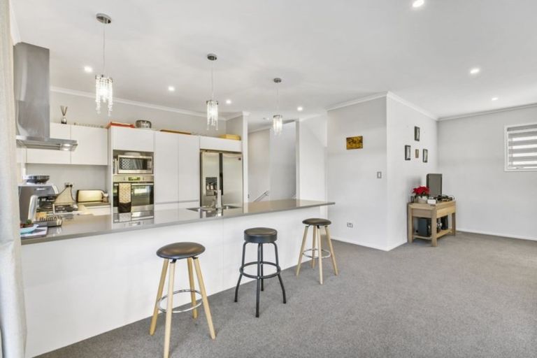 Photo of property in 92 Arran Point Parade, Orewa, 0931