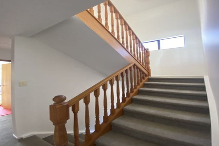 Photo of property in 23a Korotaha Terrace, Rothesay Bay, Auckland, 0630