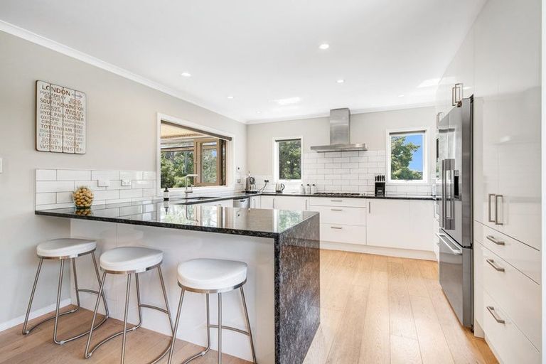 Photo of property in 7 Kingtide Place, Red Beach, 0932