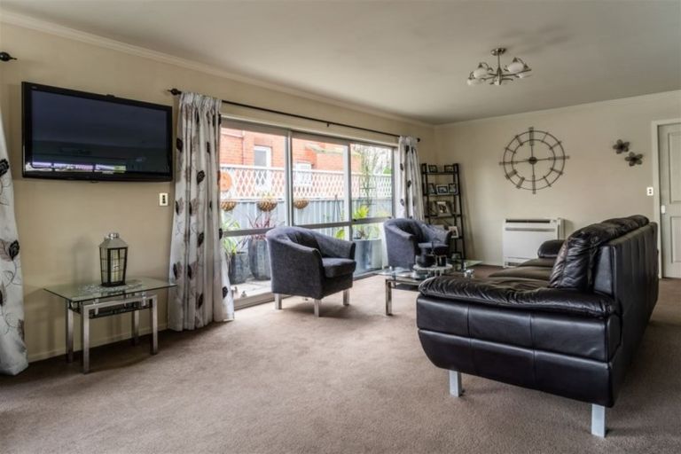 Photo of property in 20 John Street, Balclutha, 9230