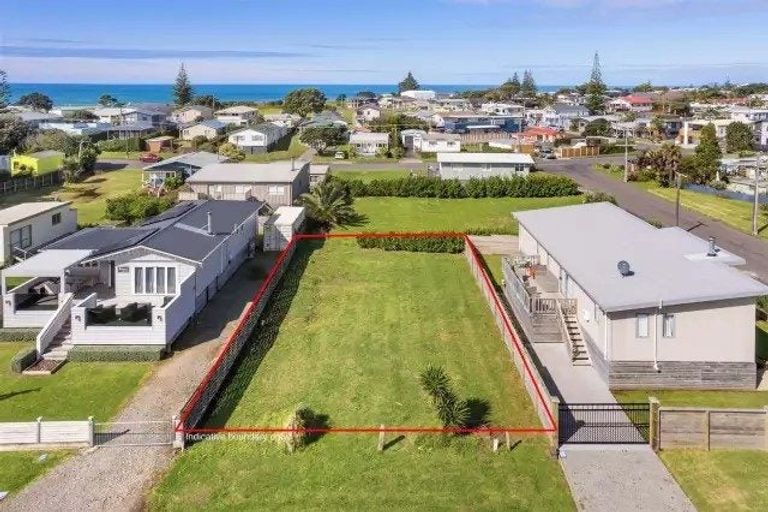Photo of property in 30 Marine Avenue, Waihi Beach, 3611